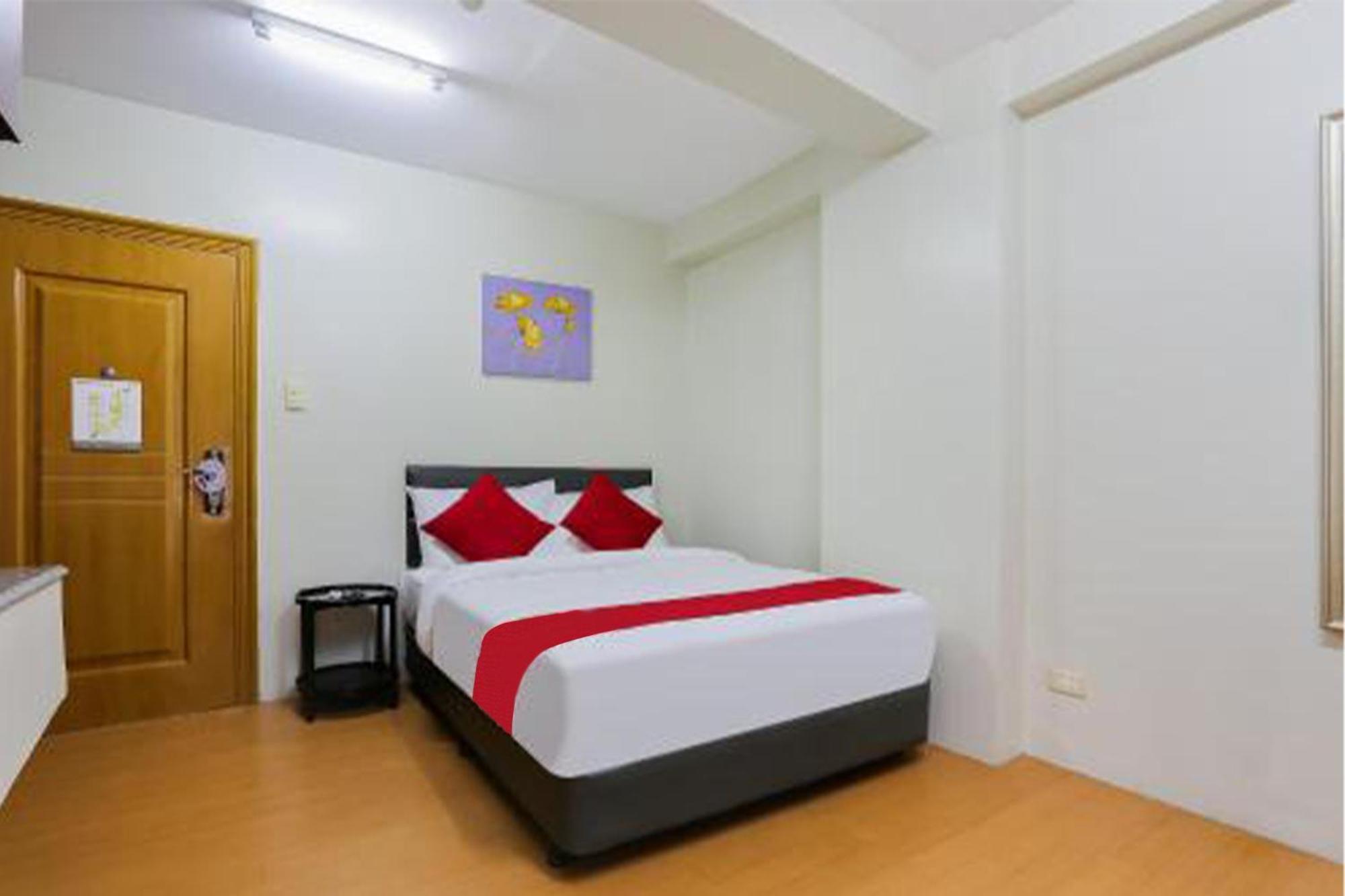 Anglo Residences Manila Кесон-Сити Экстерьер фото